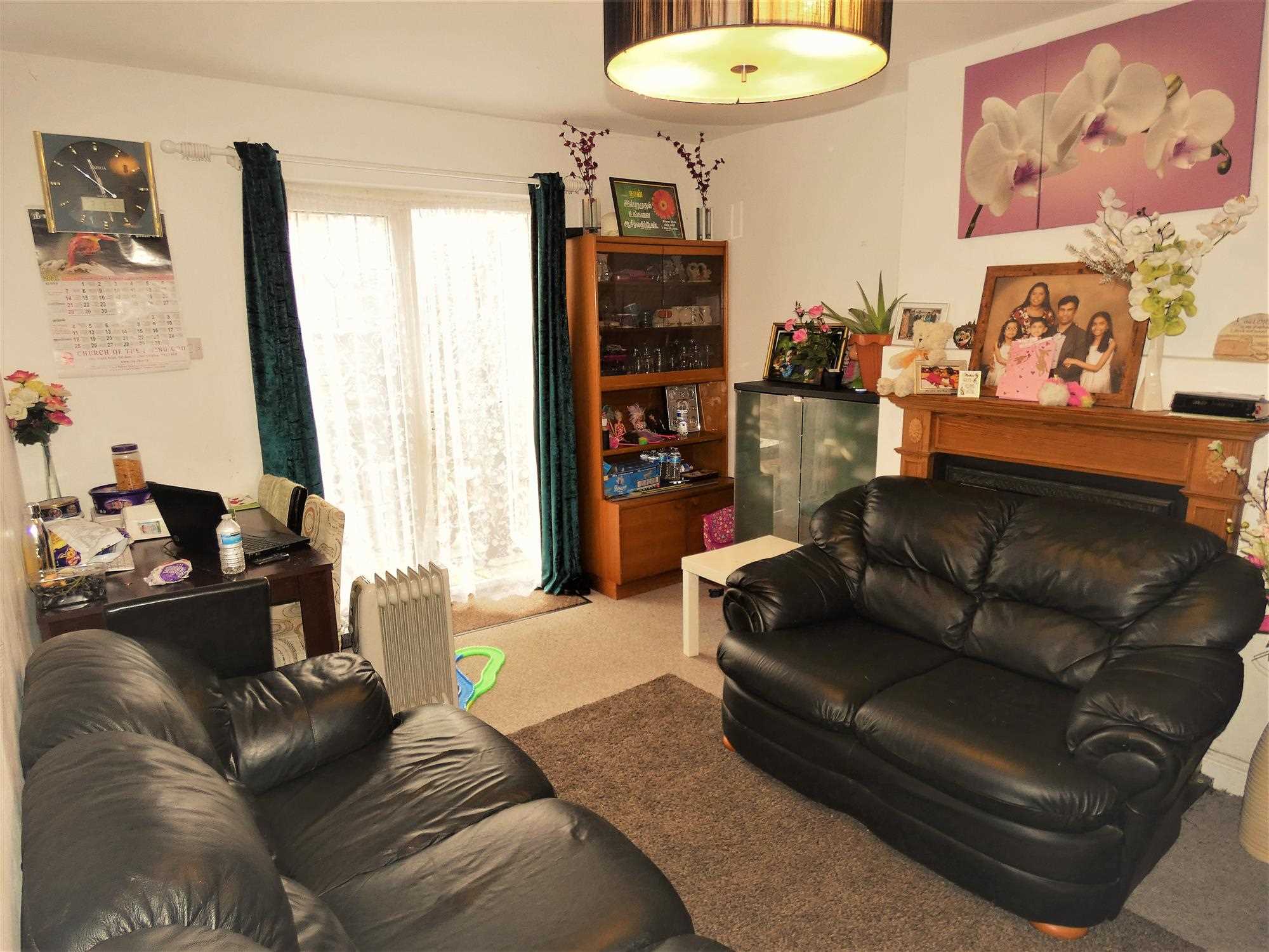 Lindwood Close - Picture 3