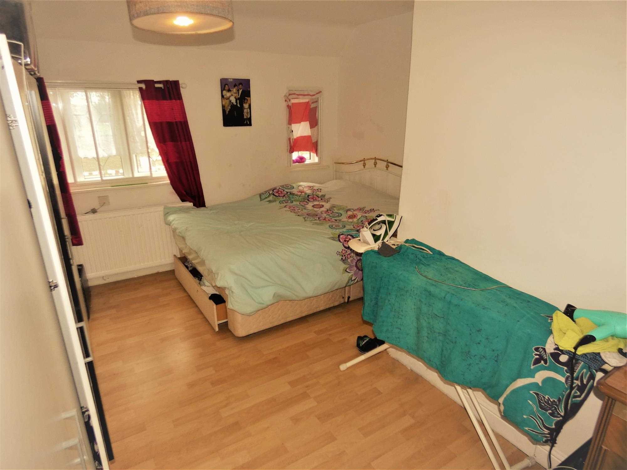London Road - Picture 9