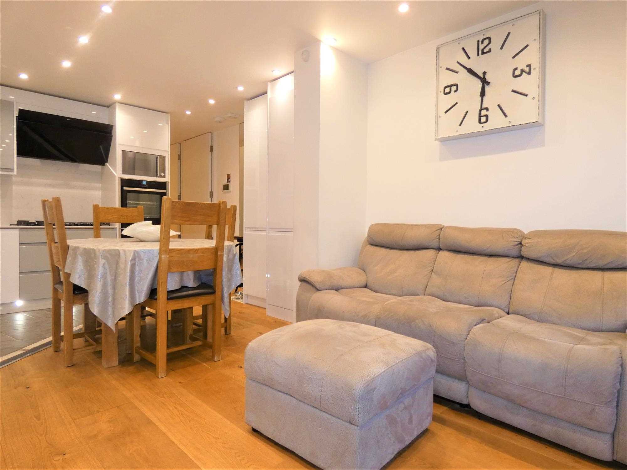 Mulberry Crescent - Picture 5