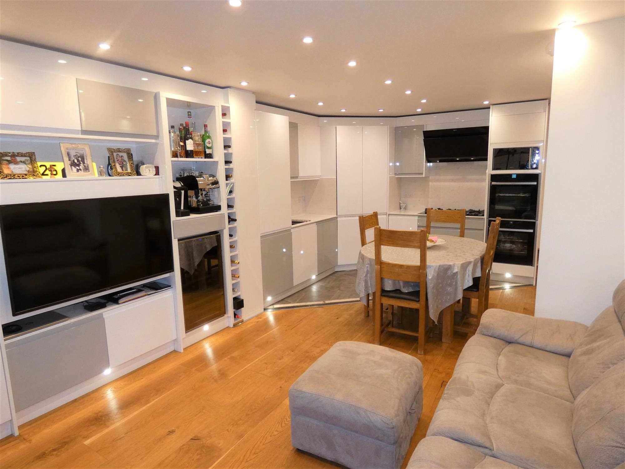 Mulberry Crescent - Picture 7