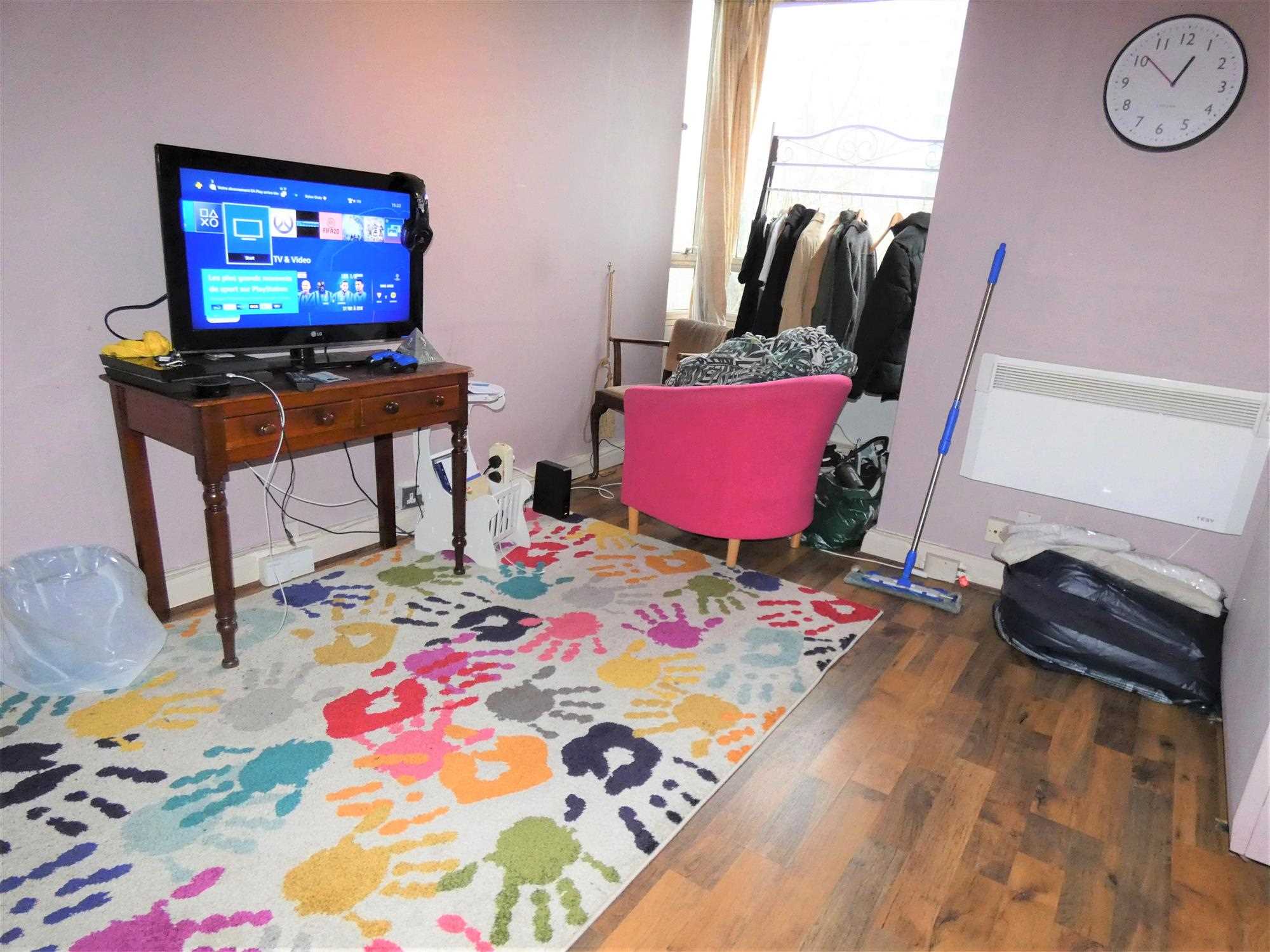 Bramlands Close - Picture 4