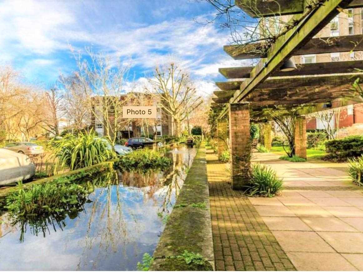 Bramlands Close - Picture 9