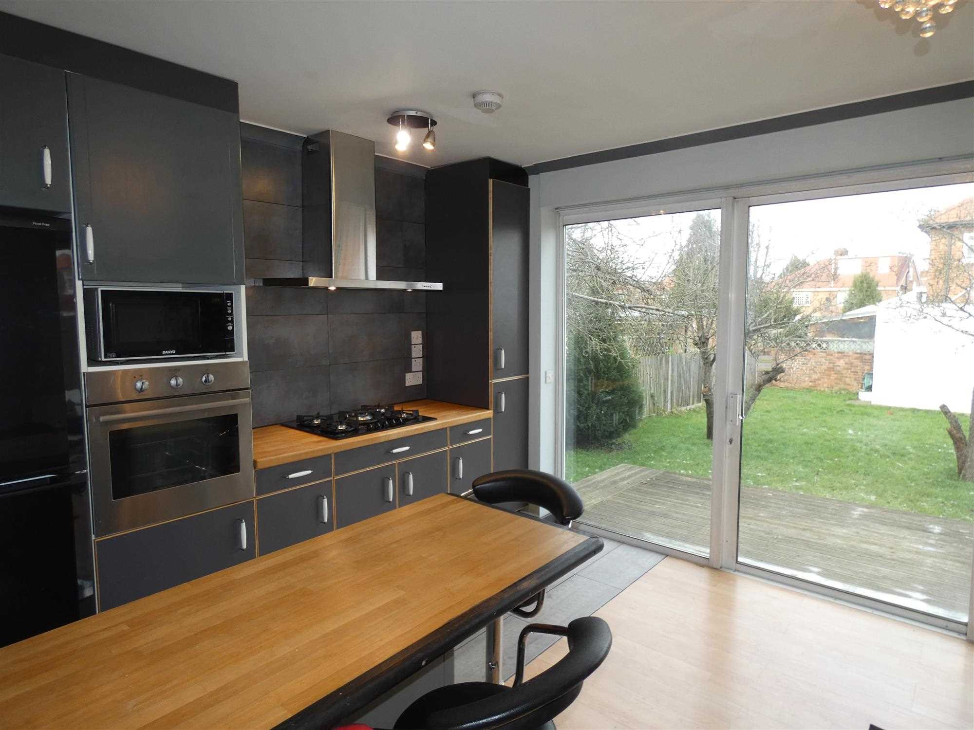 Whitton Avenue East - Picture 8