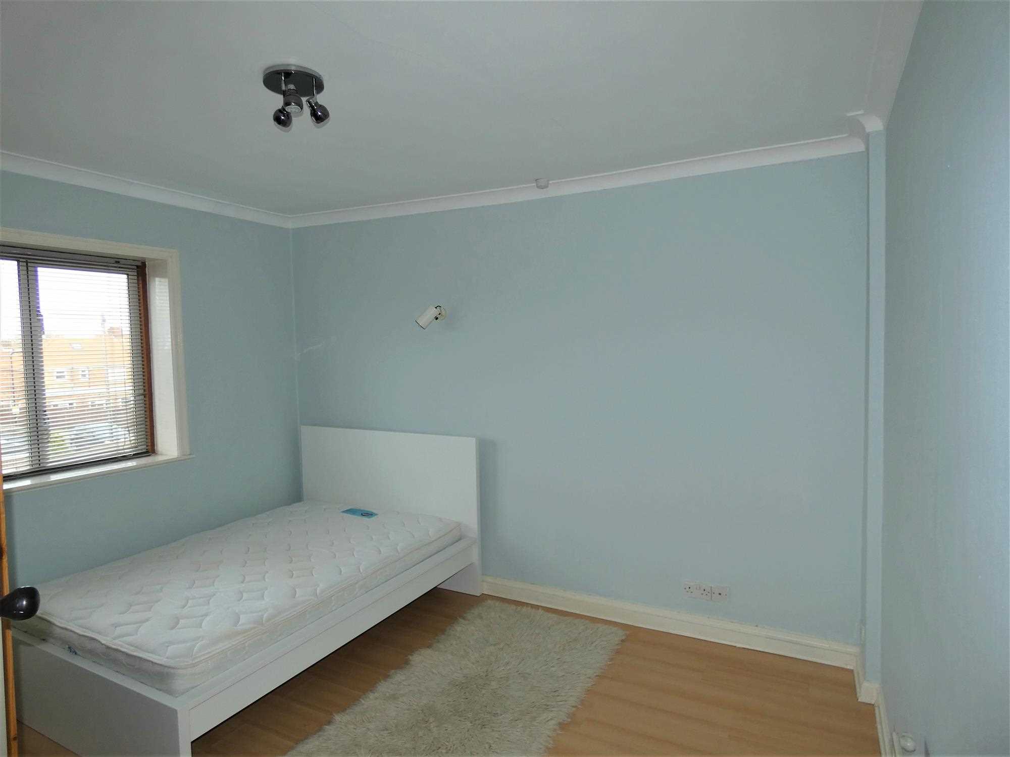 Whitton Avenue East - Picture 12