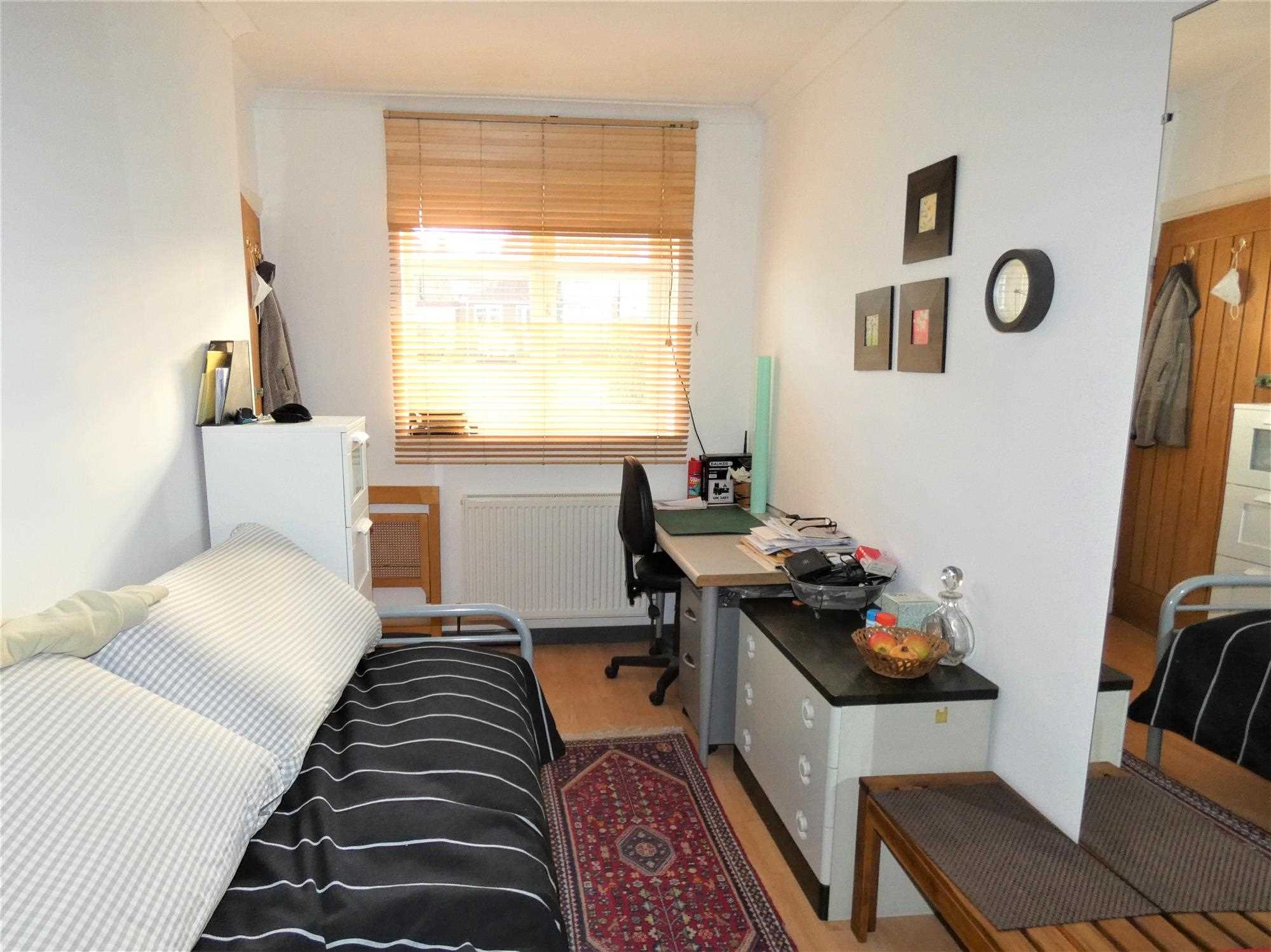 Whitton Avenue East - Picture 13