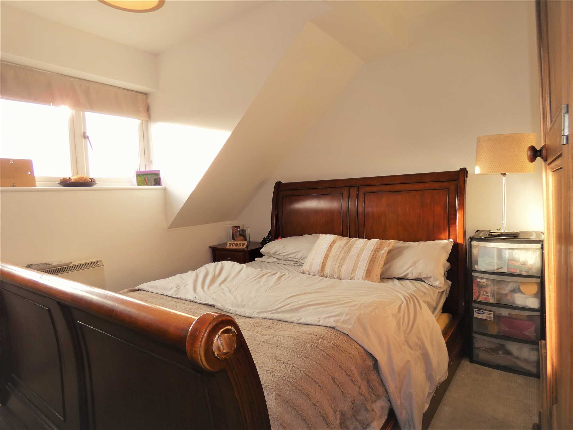 Weavers Close - Picture 7