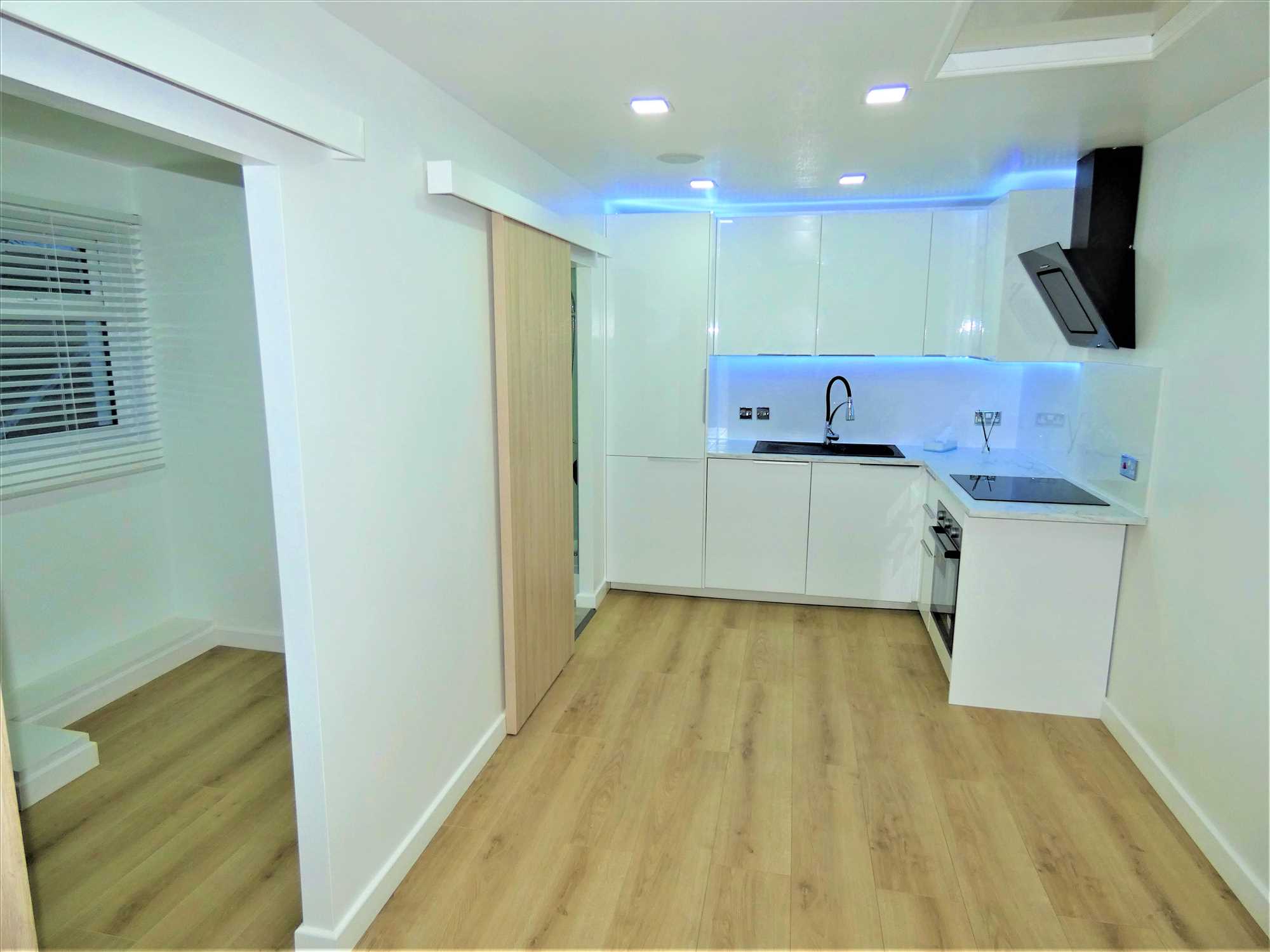 Lindwood Close - Picture 6