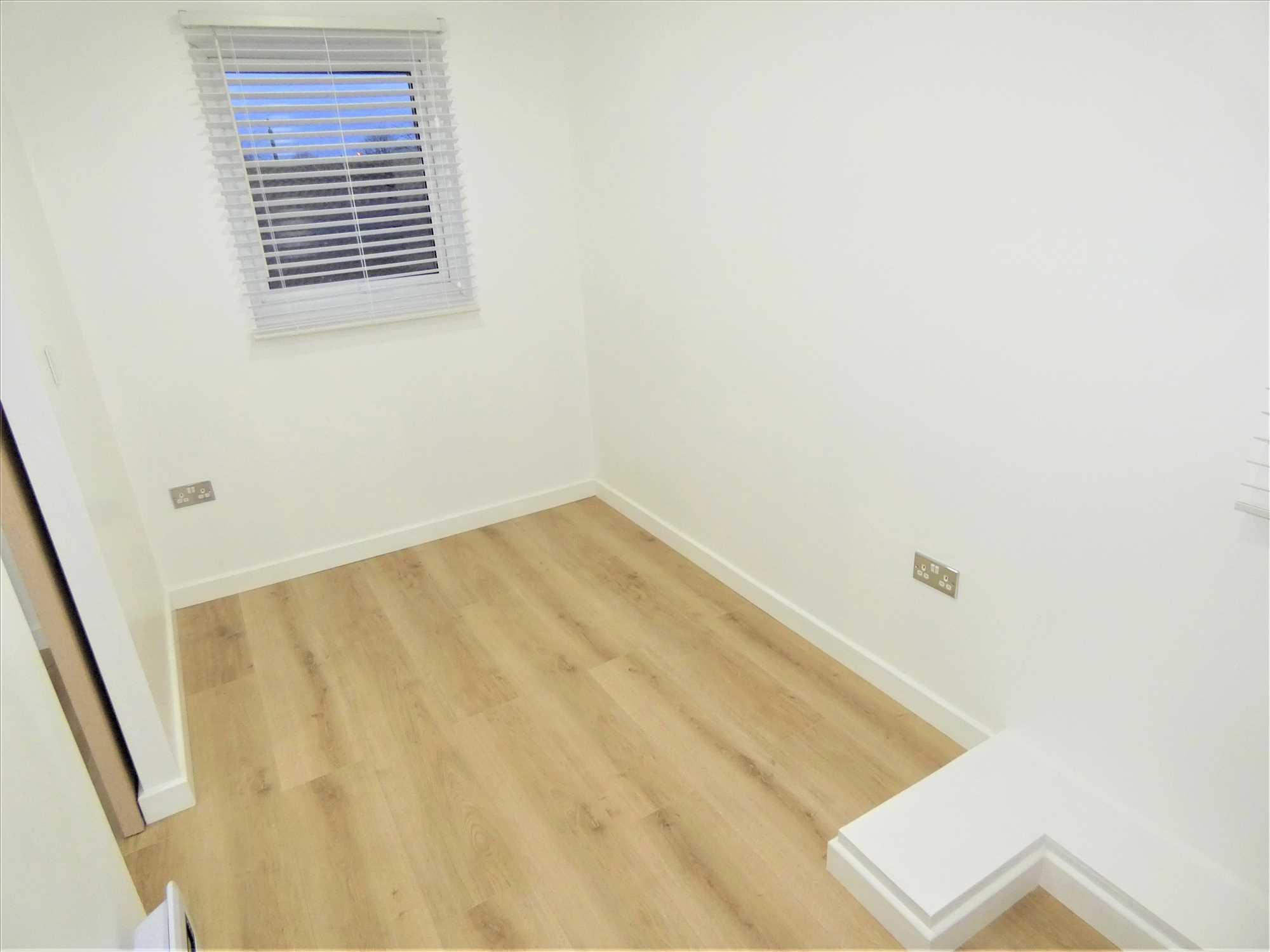 Lindwood Close - Picture 7