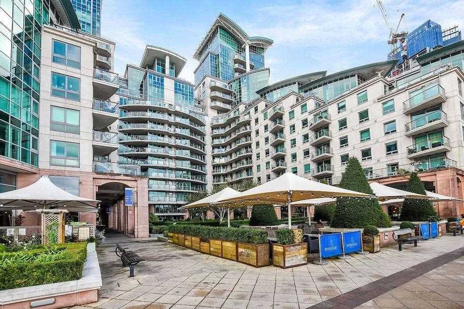 St George Wharf - Picture 2