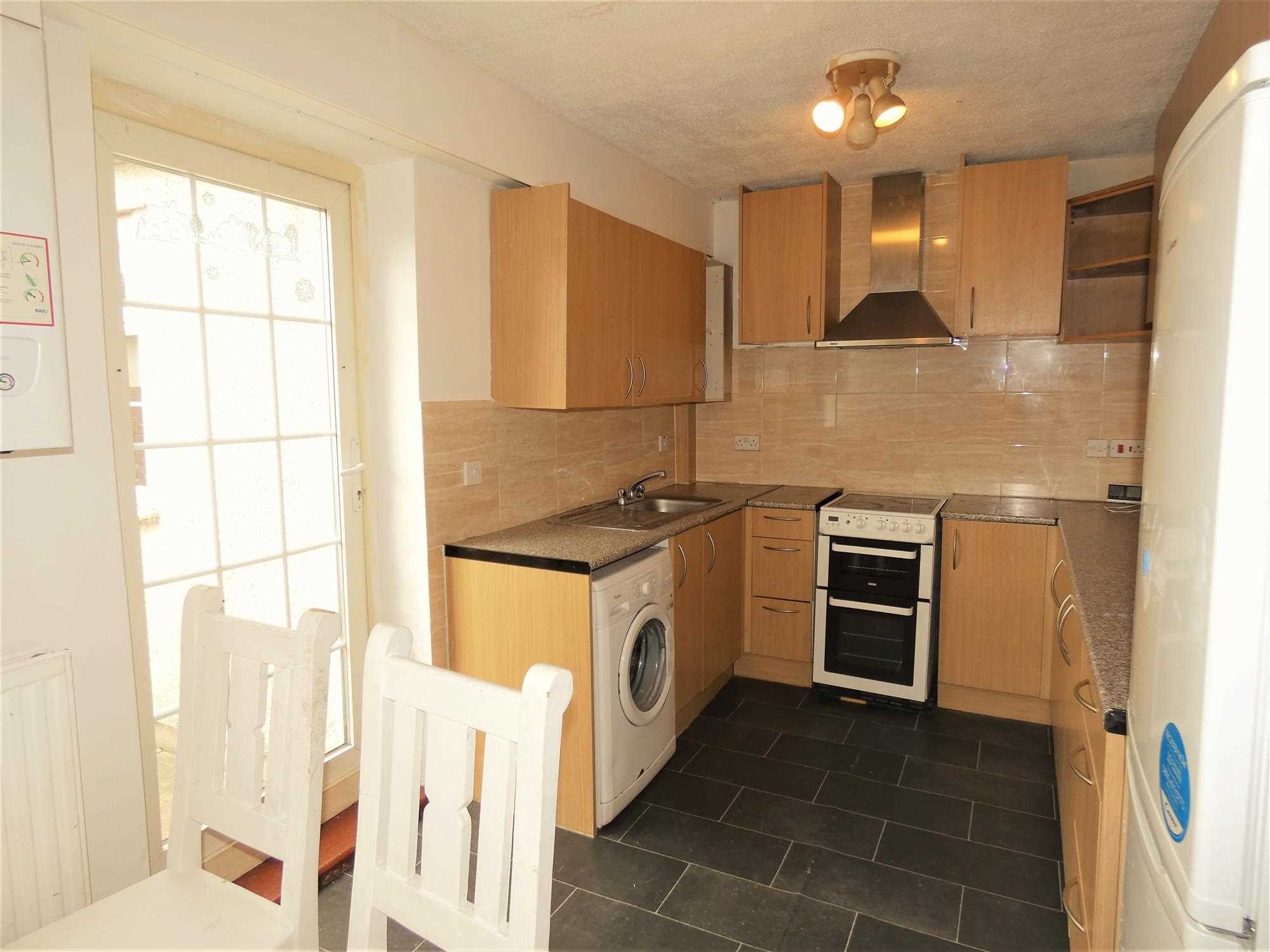 Edgware - Picture 5