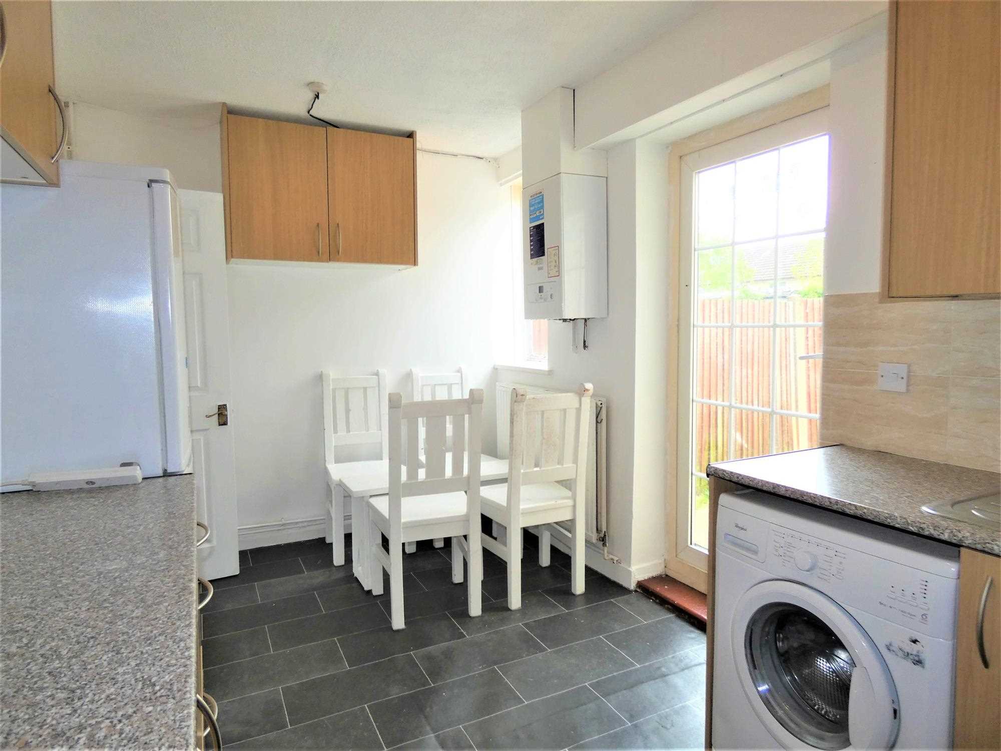 Edgware - Picture 6