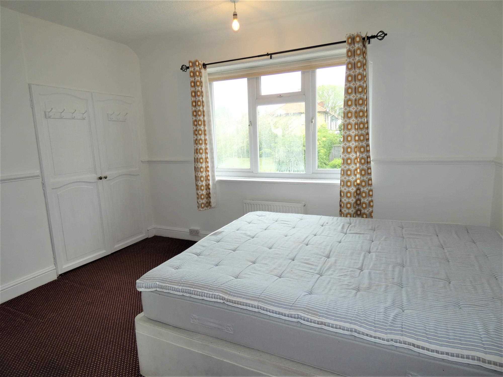 Edgware - Picture 8