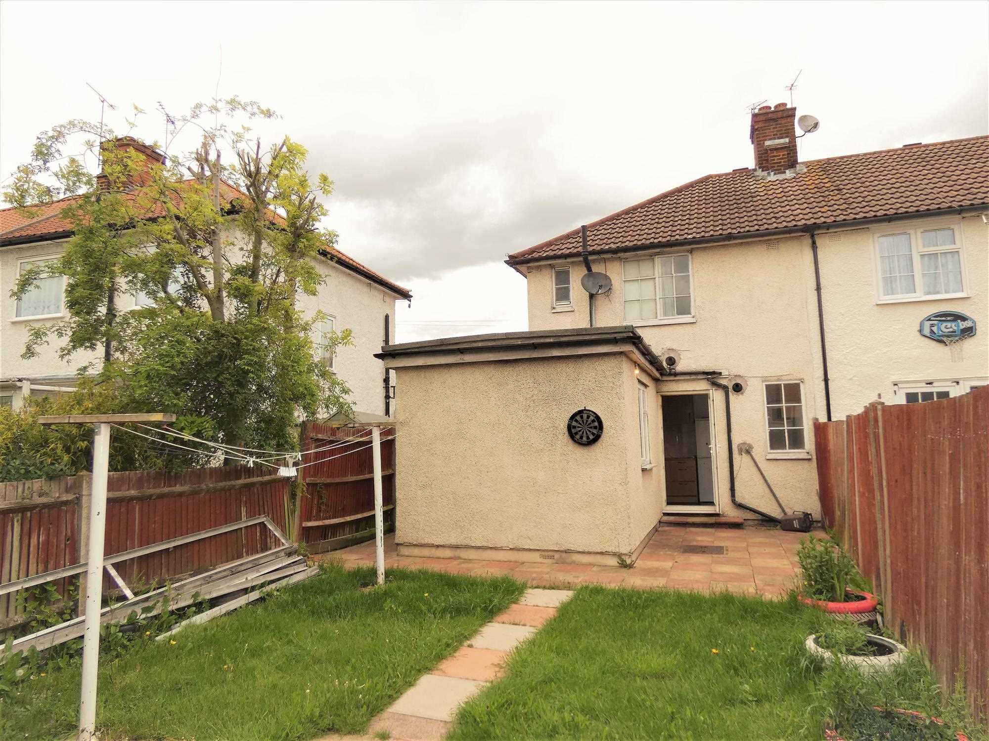 Edgware - Picture 12