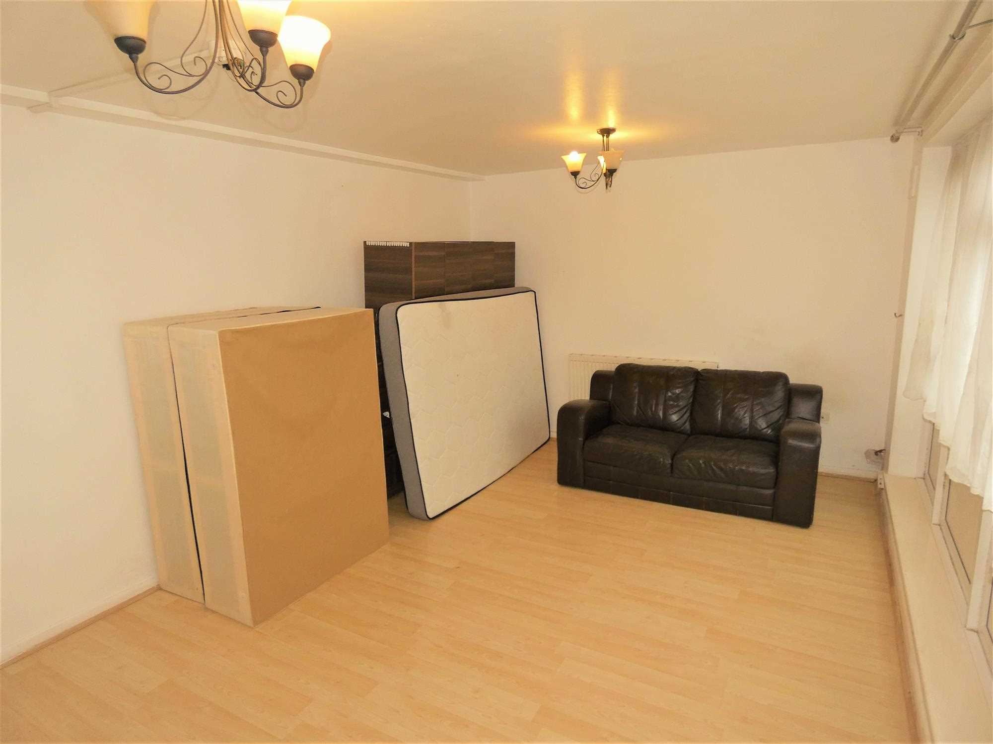 Thirlmere Gardens - Picture 2
