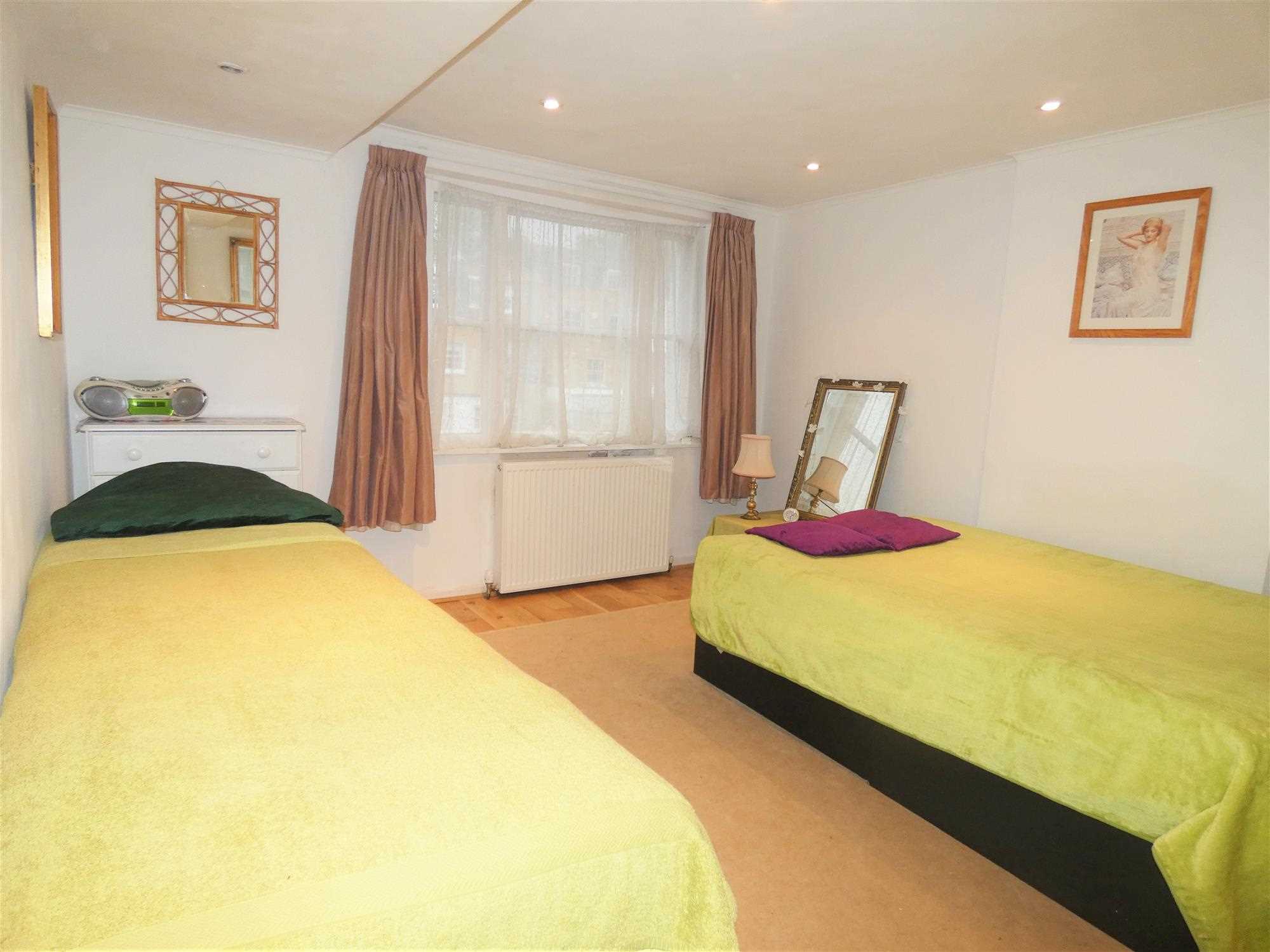 Gloucester Terrace - Picture 4