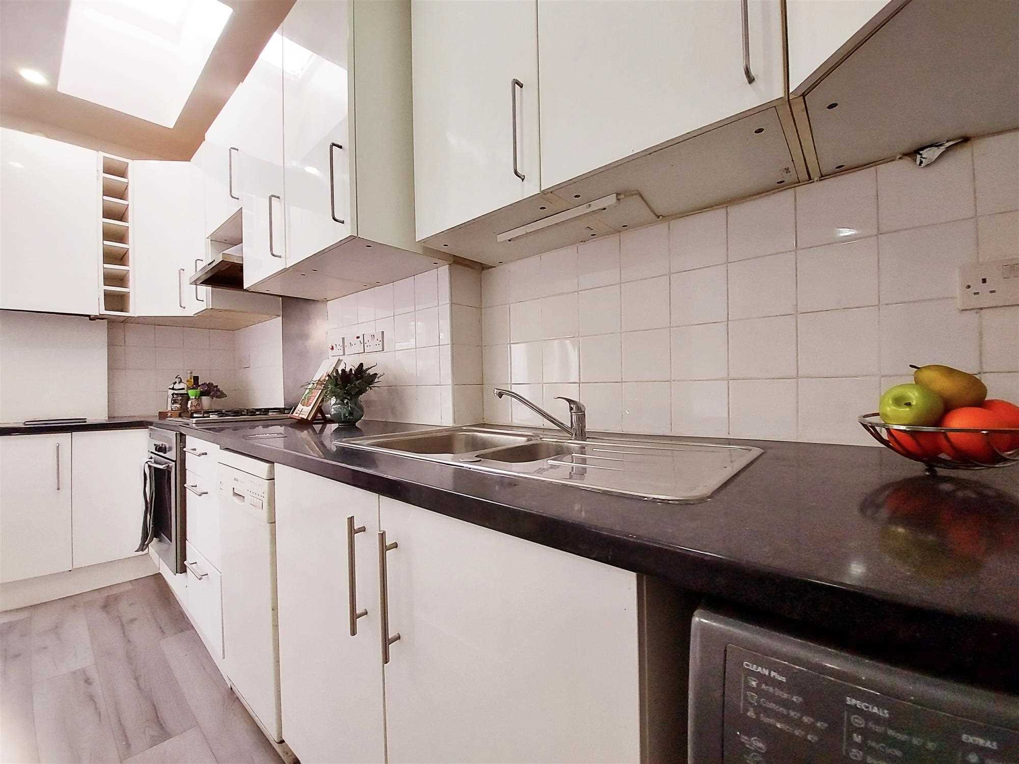 Clovelly Road - Picture 7