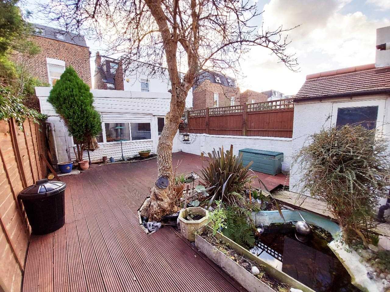 Clovelly Road - Picture 17