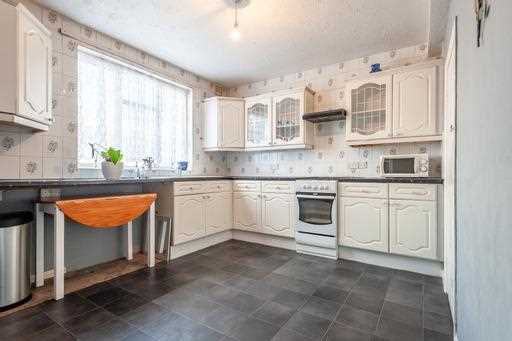 Hornsey Road - Picture 5