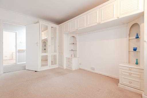 Hornsey Road - Picture 6