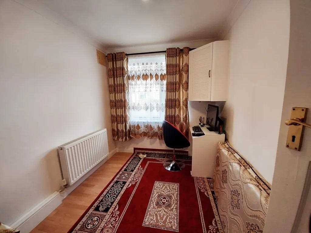 Windsor Close - Picture 8