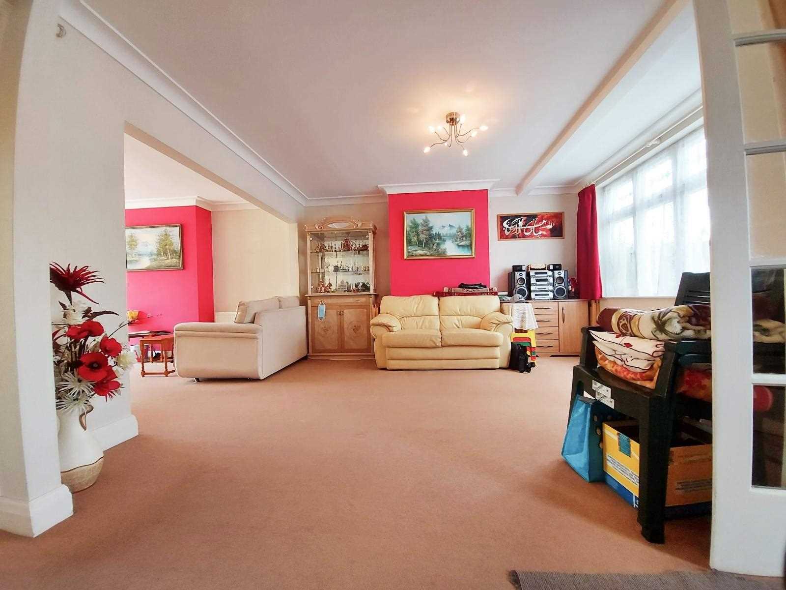 Regal Way - Picture 3