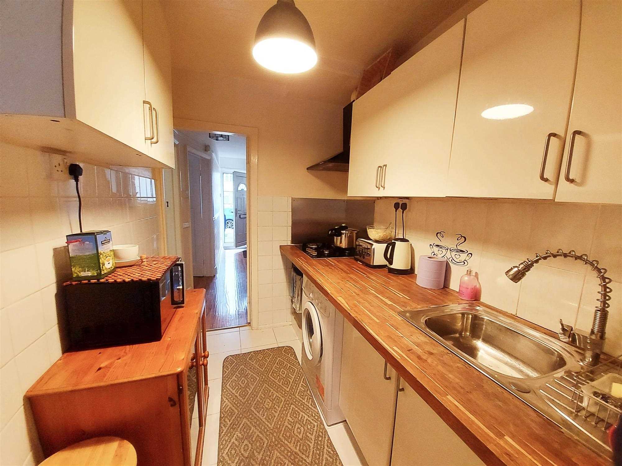 Ash Grove - Picture 2