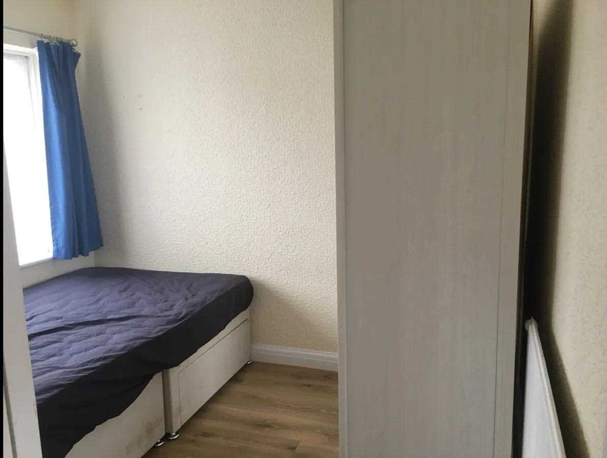 Edward Road - Picture 5