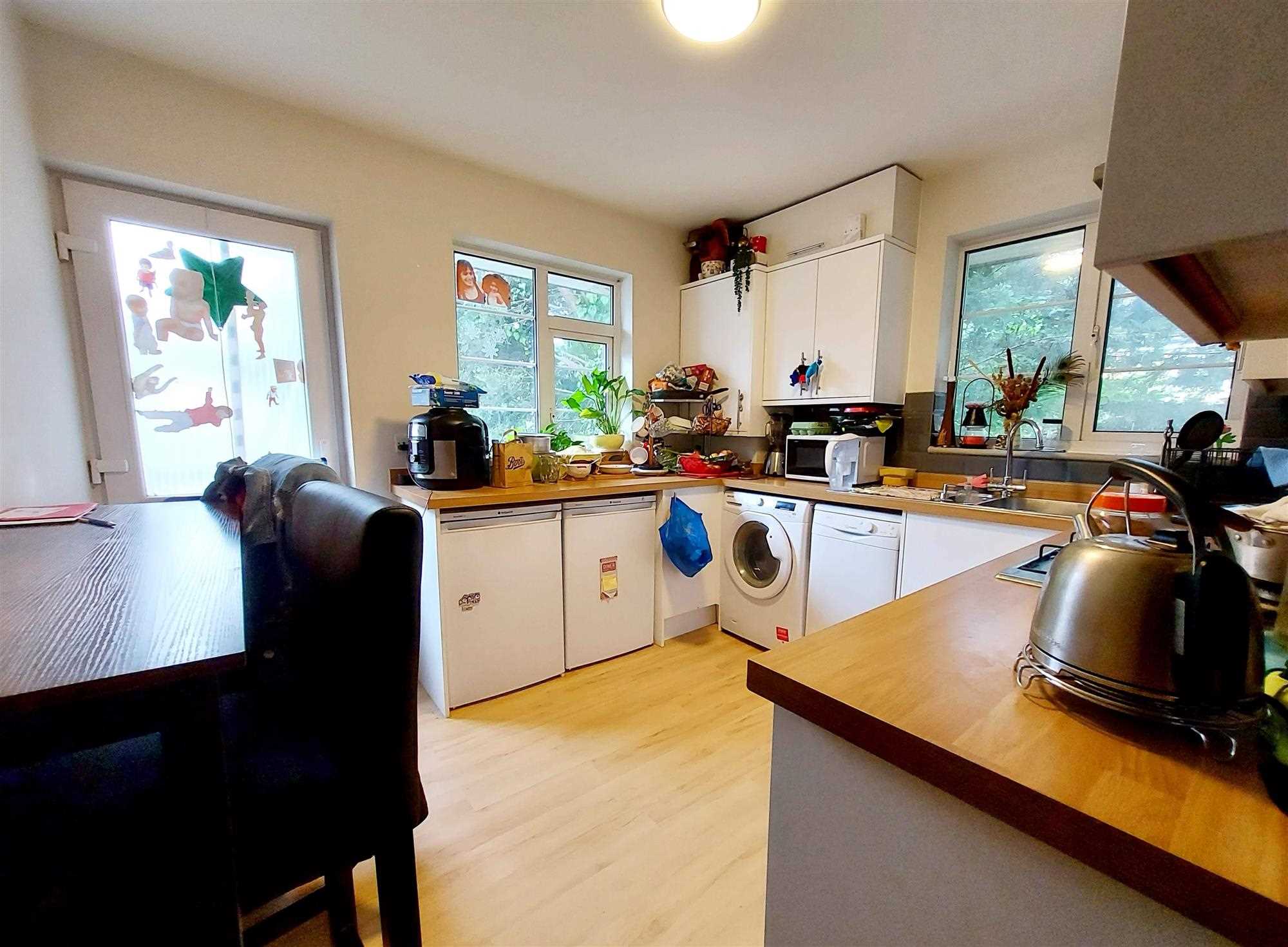 Noel Court - Picture 3