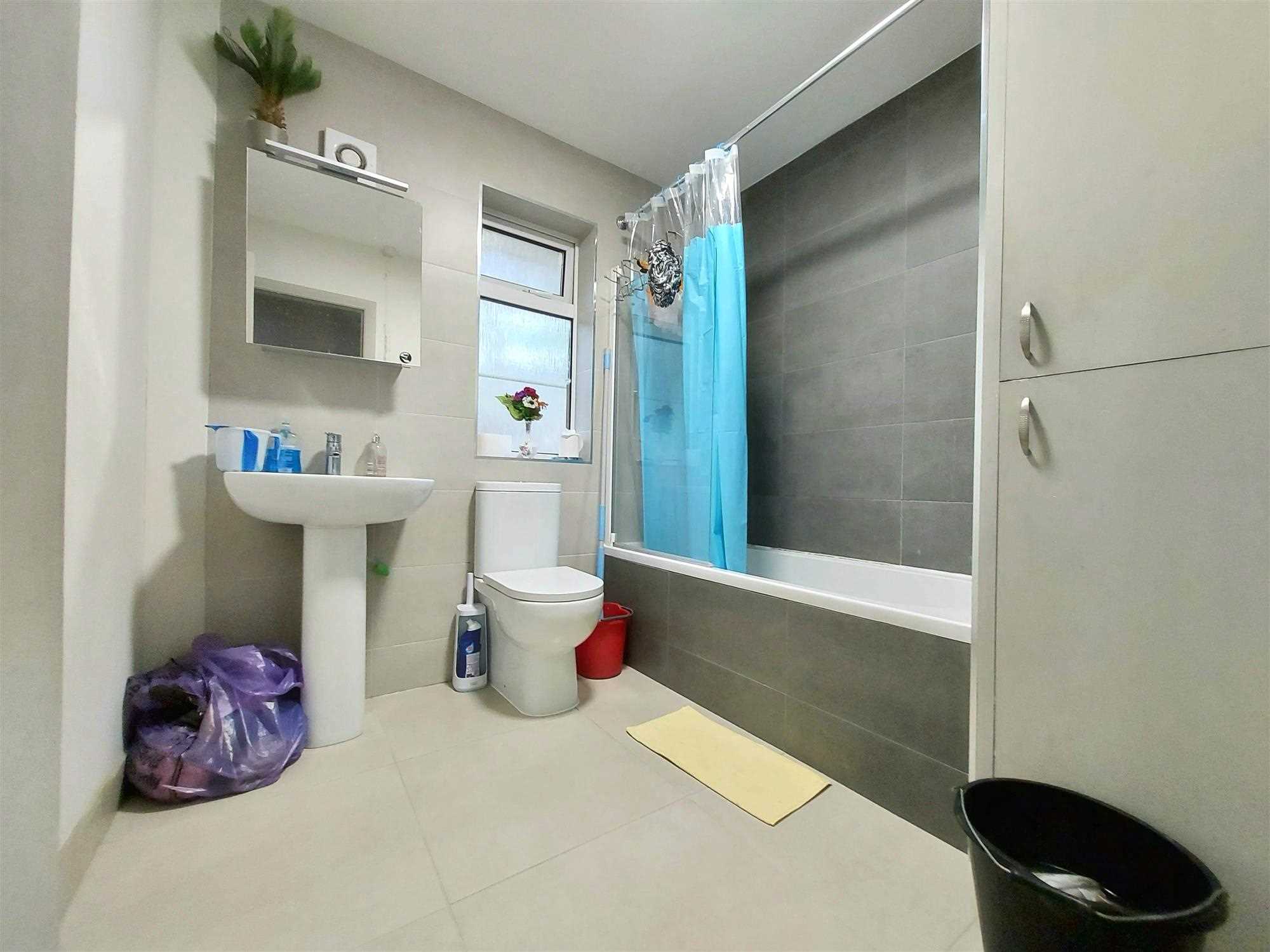 Noel Court - Picture 5