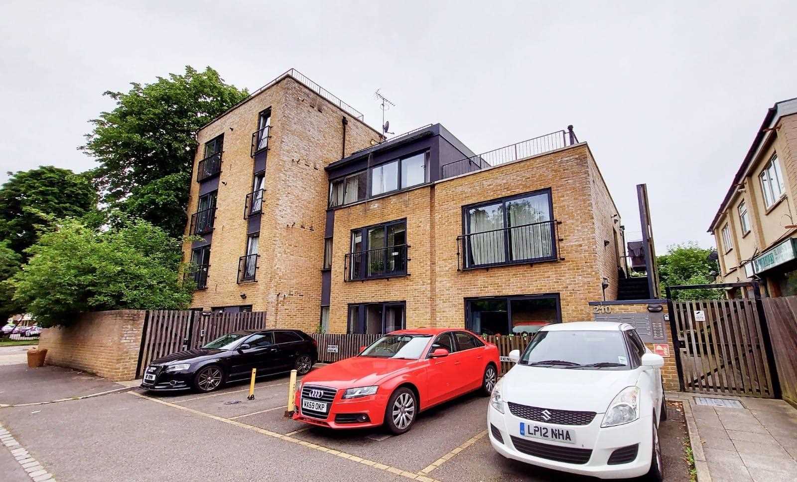 Bath Road - Picture 1