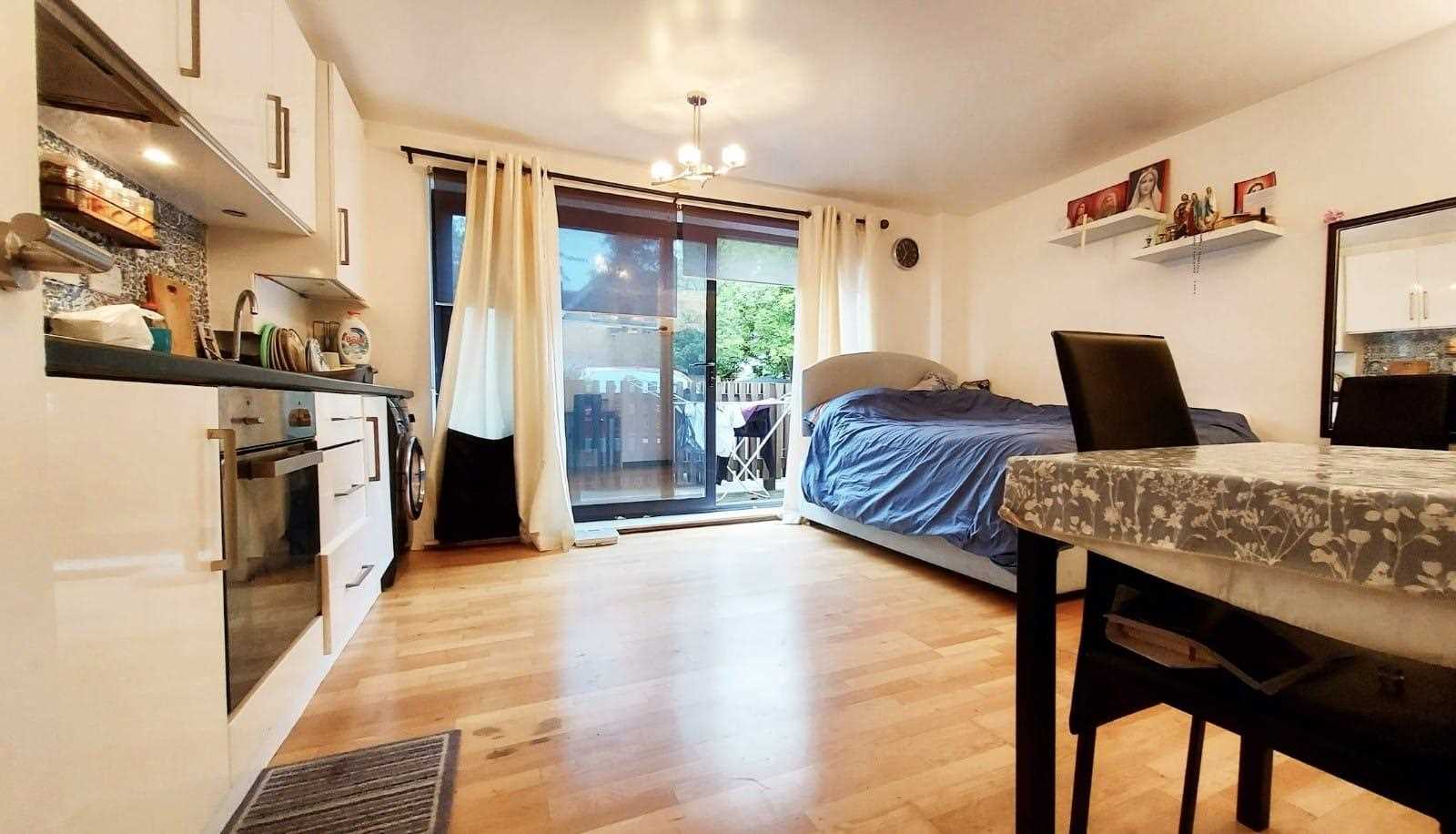 Bath Road - Picture 2