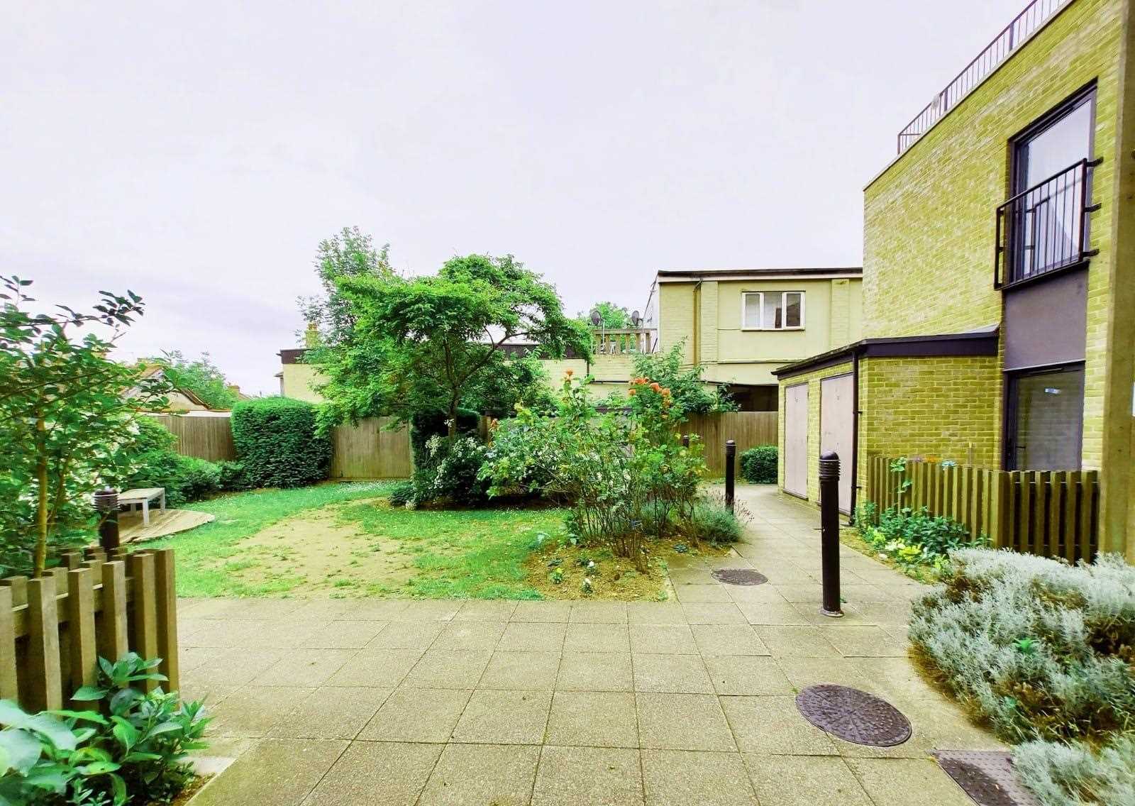 Bath Road - Picture 8