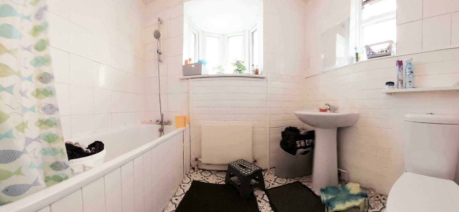 Bedfont Lane - Picture 6