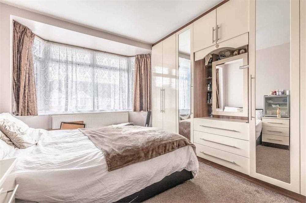 Pinglestone Close - Picture 7