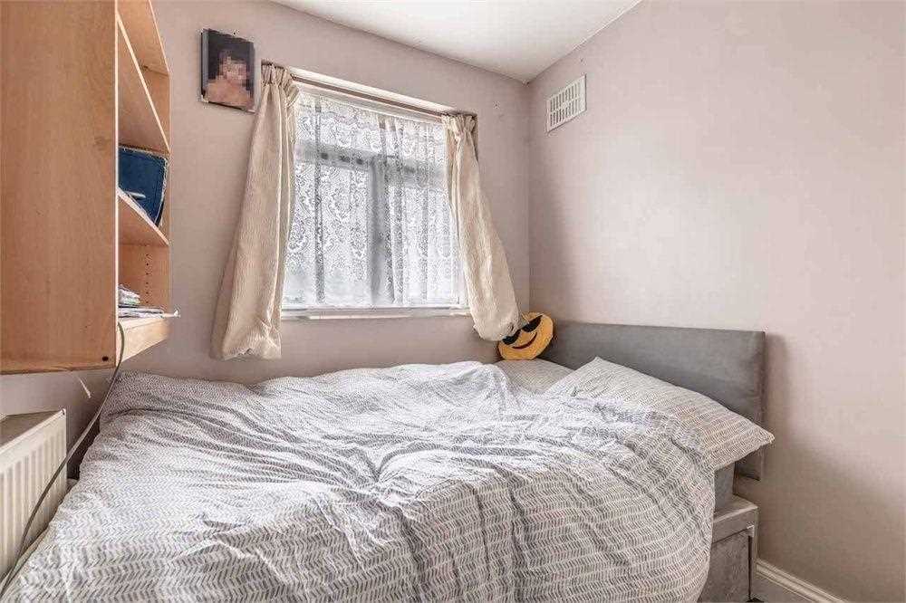 Pinglestone Close - Picture 10