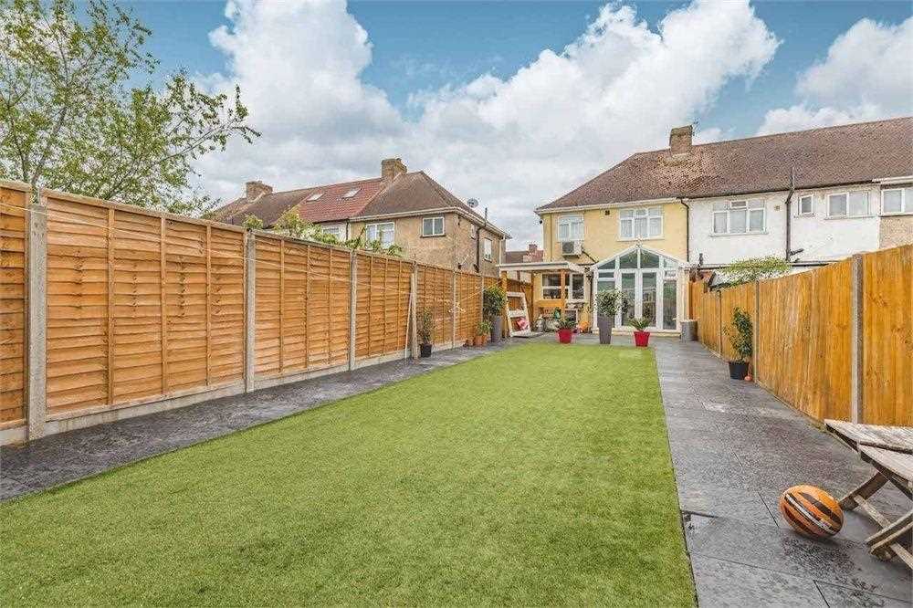 Pinglestone Close - Picture 15