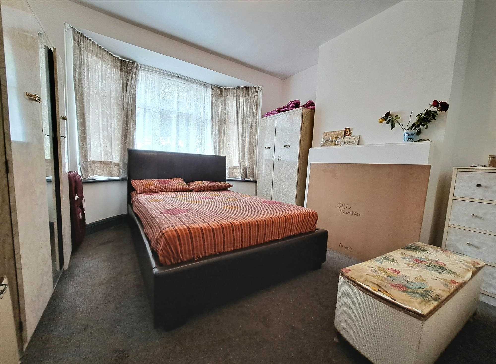 Pinglestone Close - Picture 3
