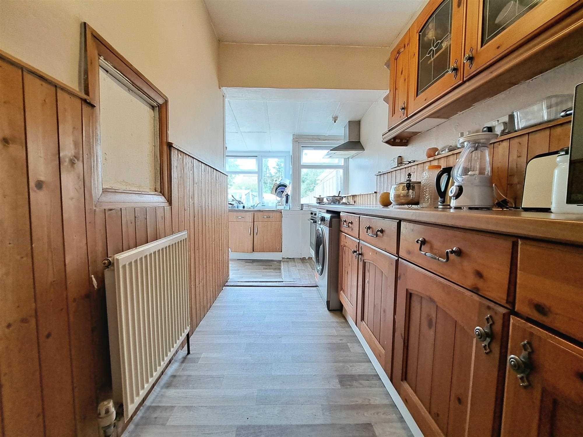Pinglestone Close - Picture 4
