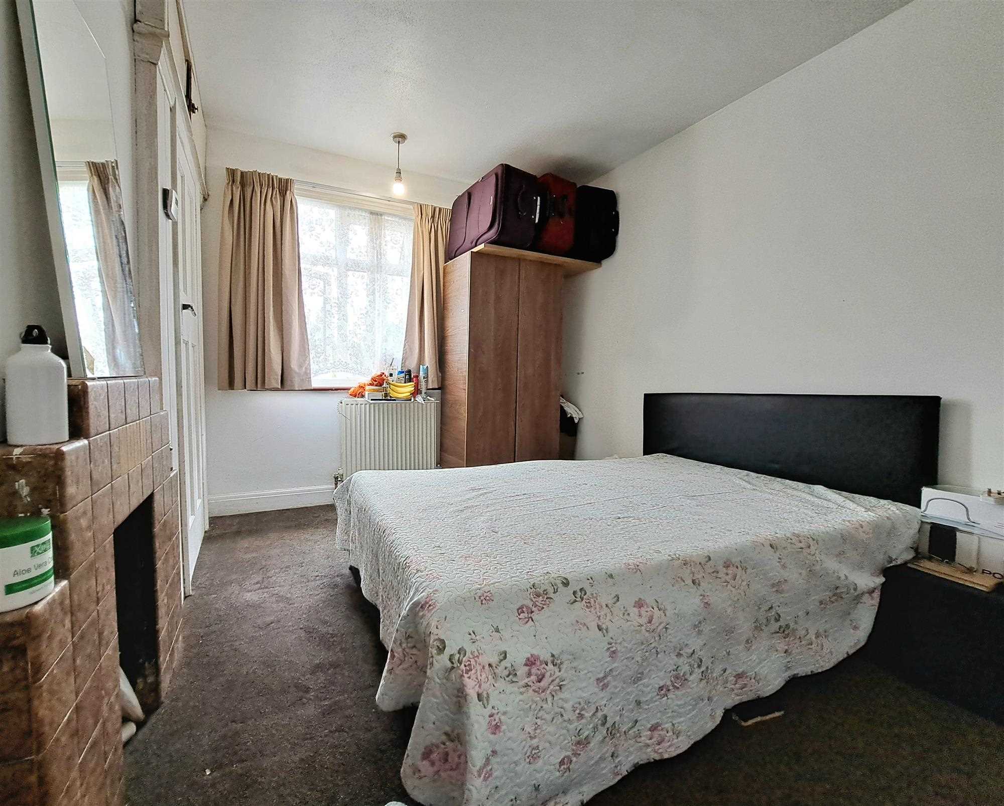 Pinglestone Close - Picture 8