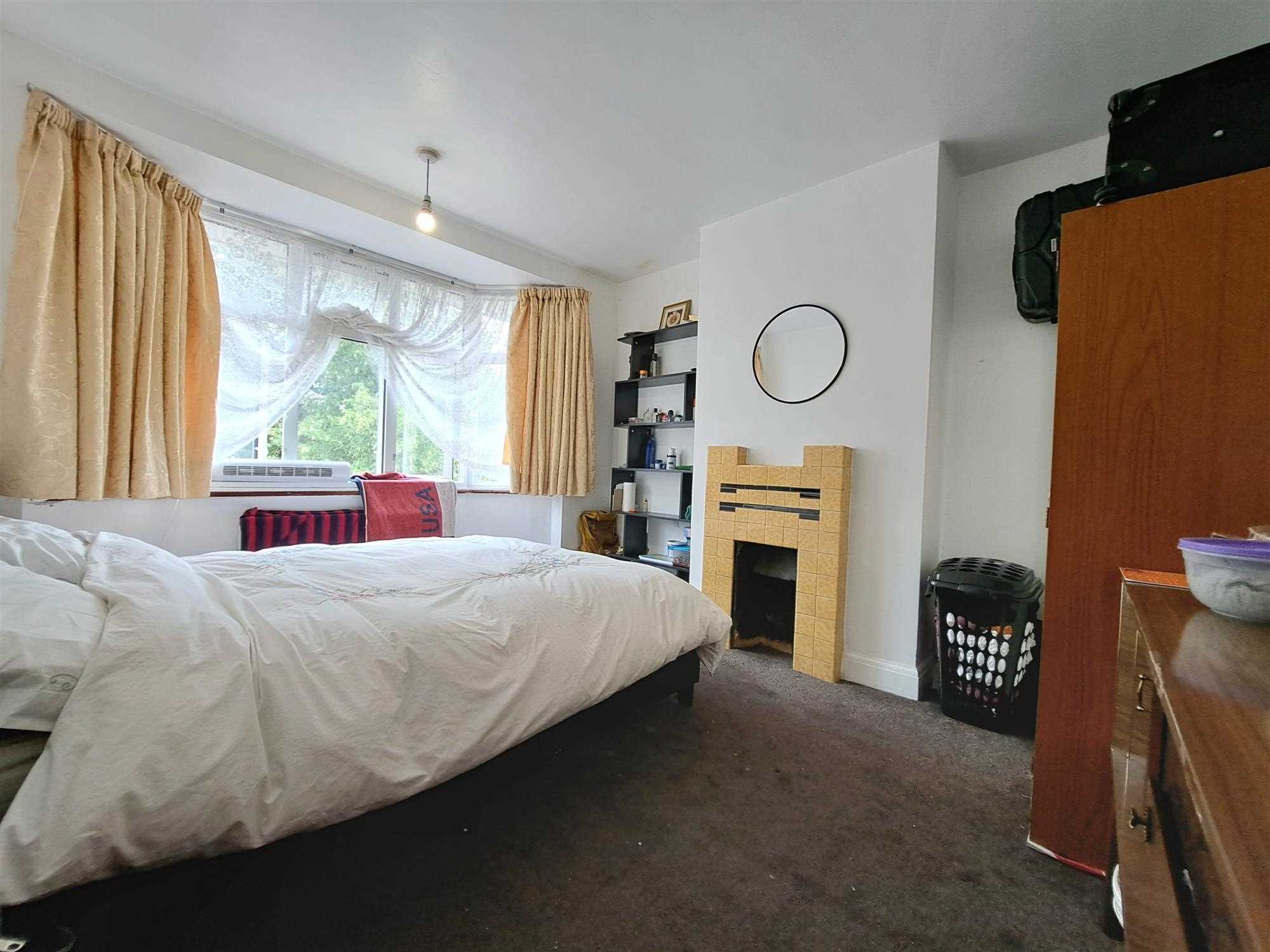 Pinglestone Close - Picture 11