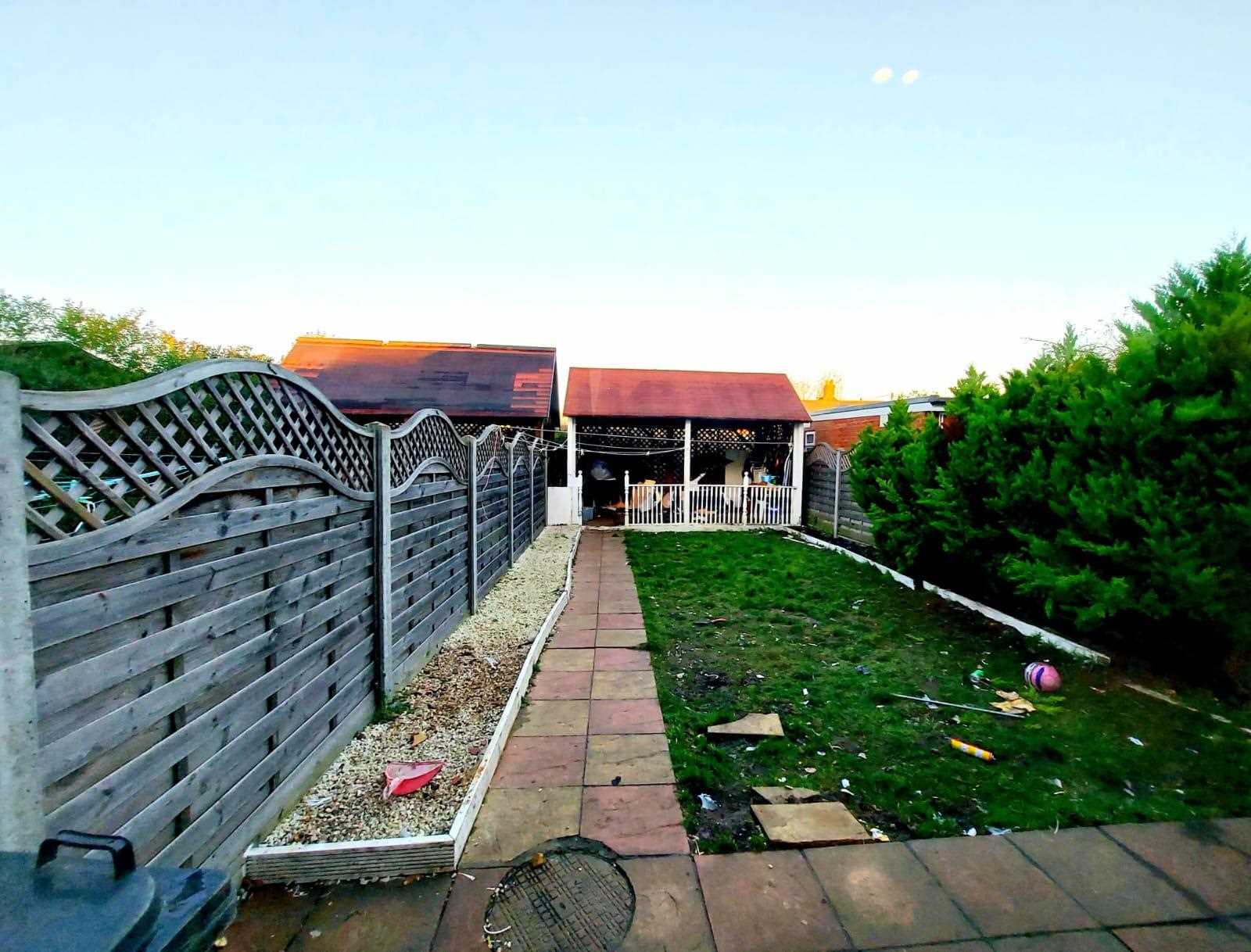 East Walk - Picture 14