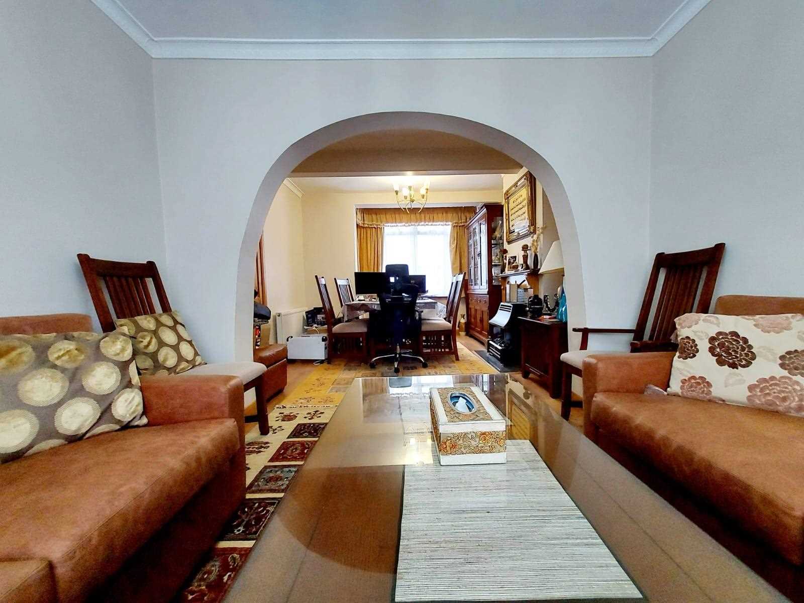 Woodmansterne Road - Picture 3