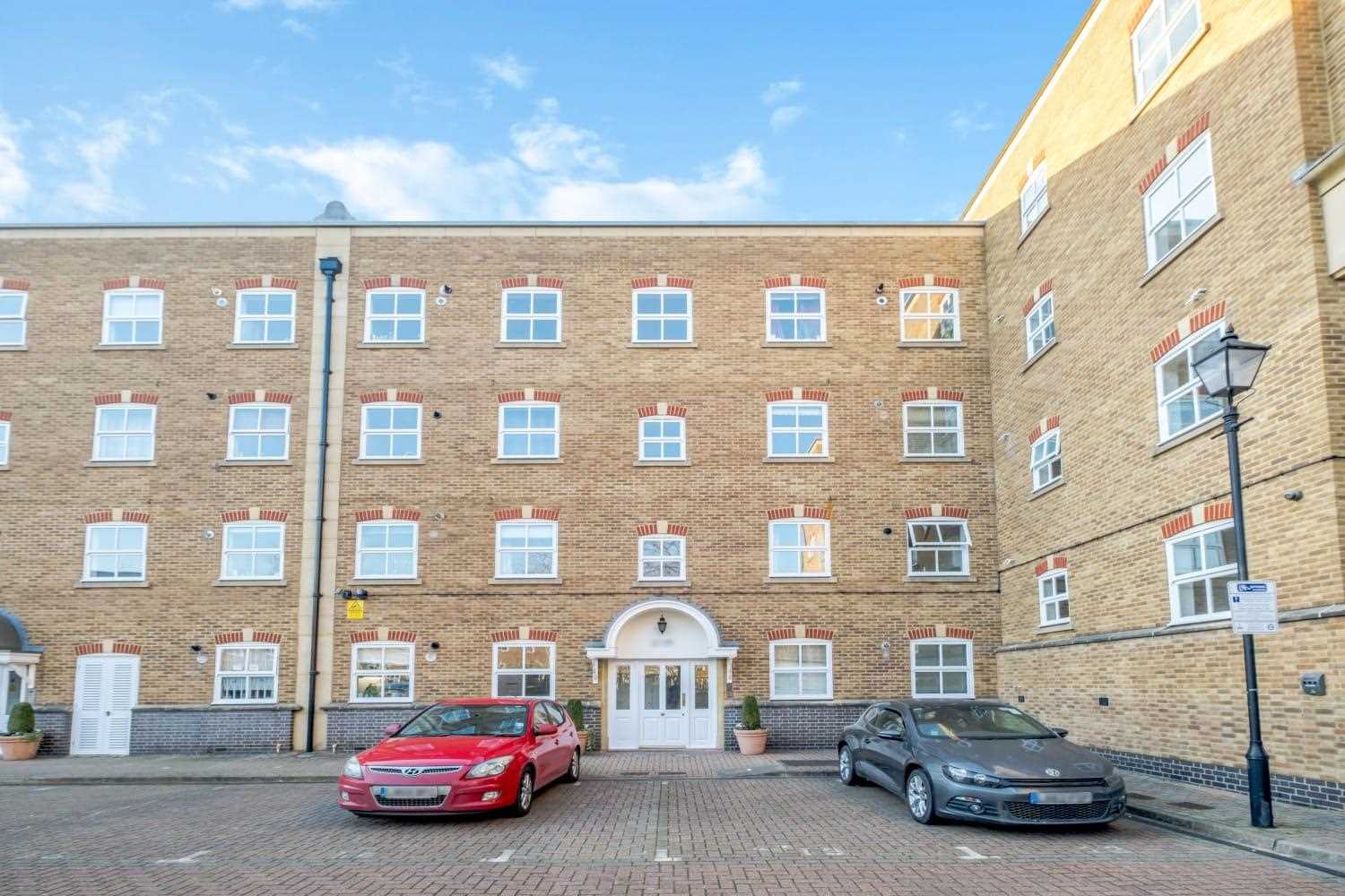 Leathermarket Court - Picture 3