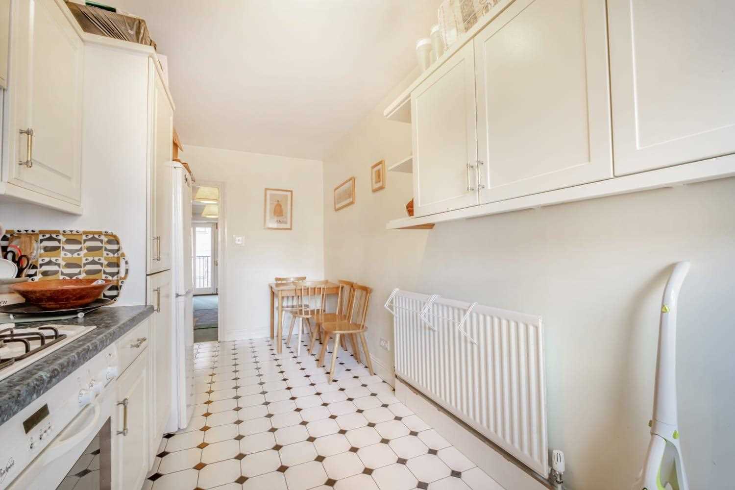 Leathermarket Court - Picture 10