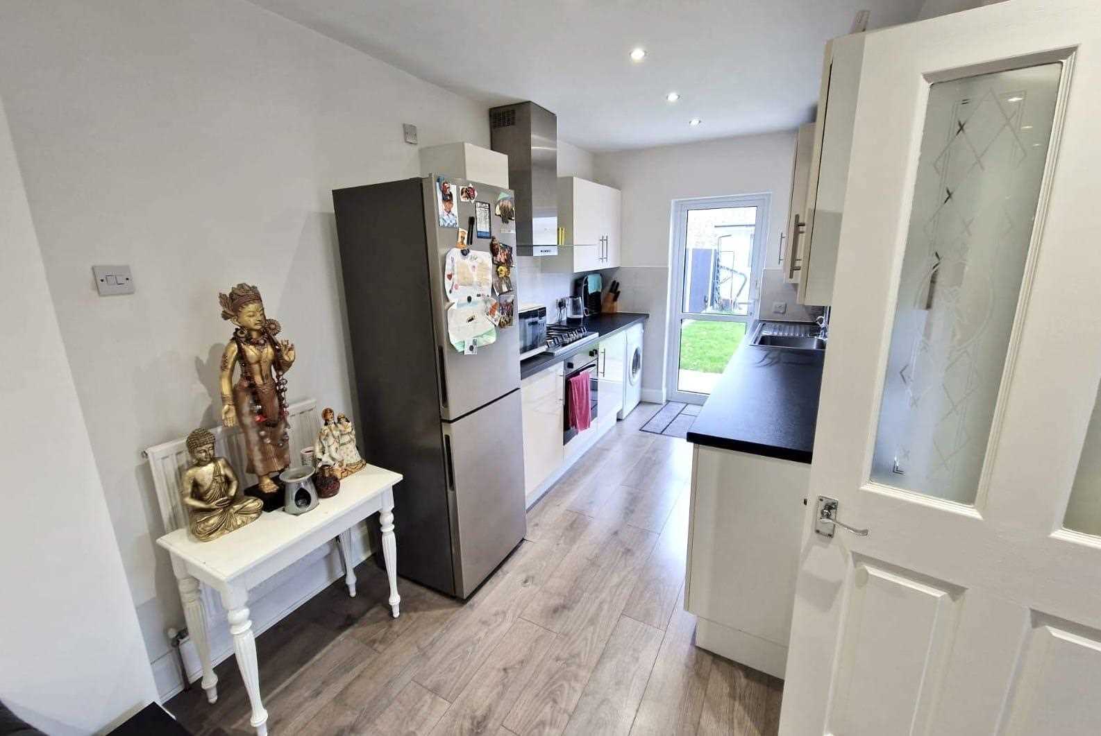 Hampden Road - Picture 6