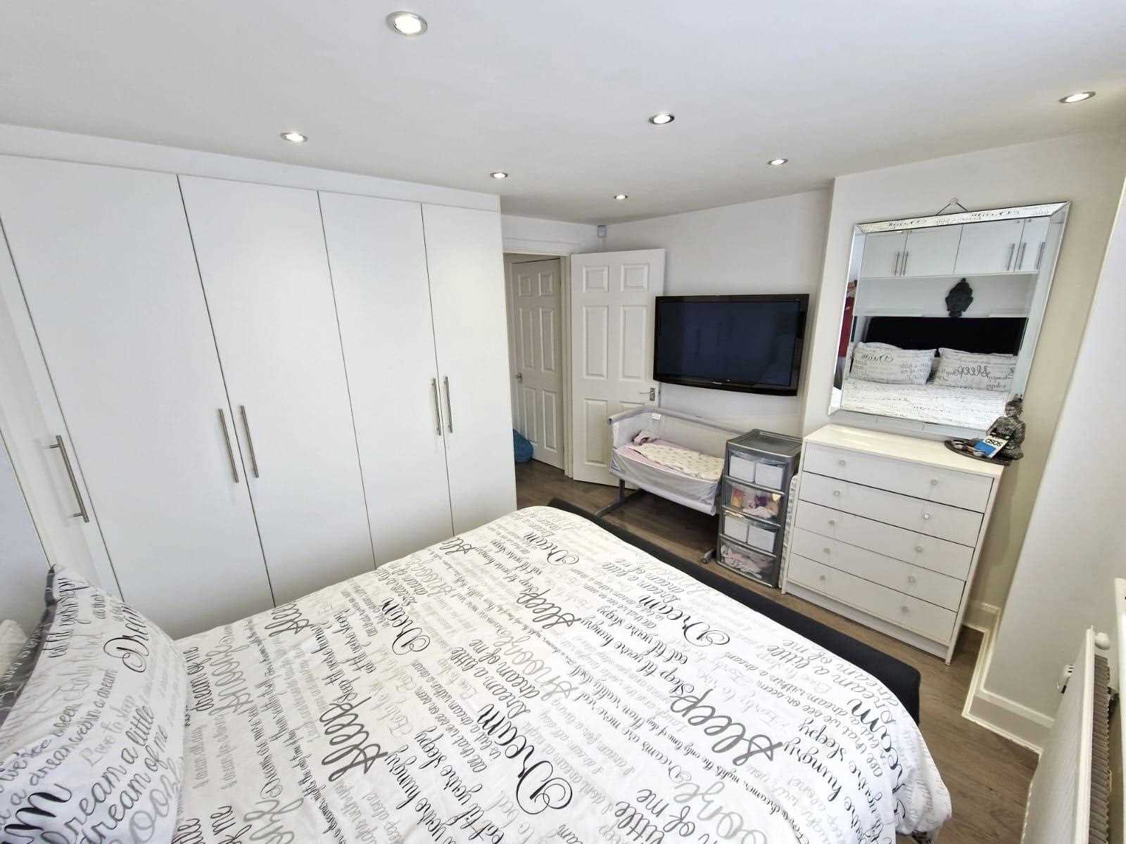 Hampden Road - Picture 7