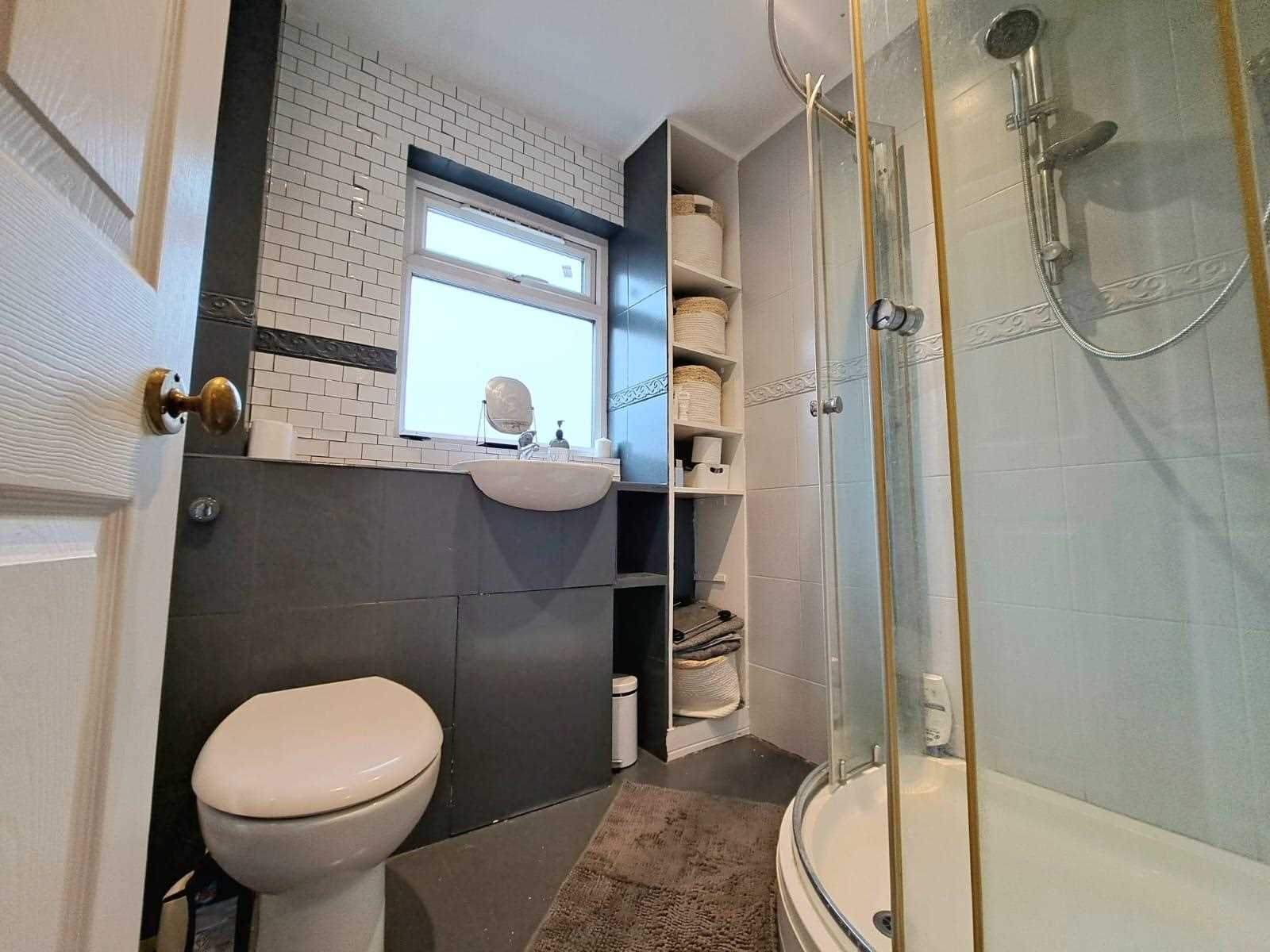 Berrydale Road - Picture 8
