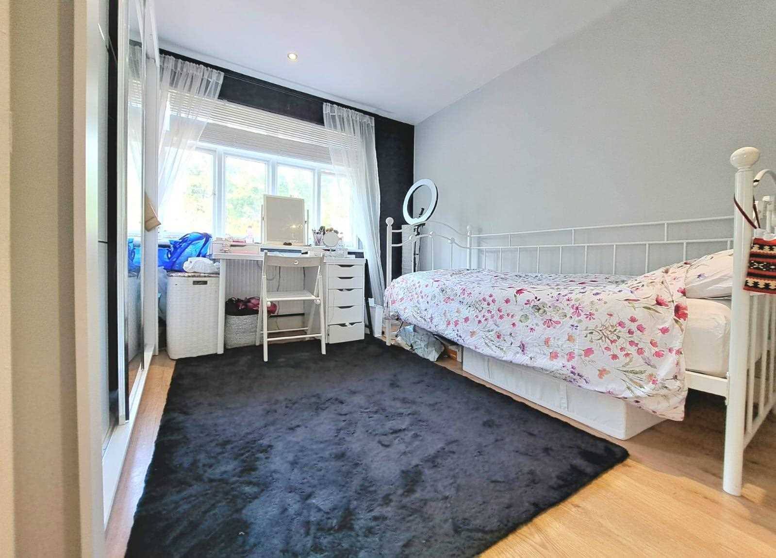 Park Road - Picture 10