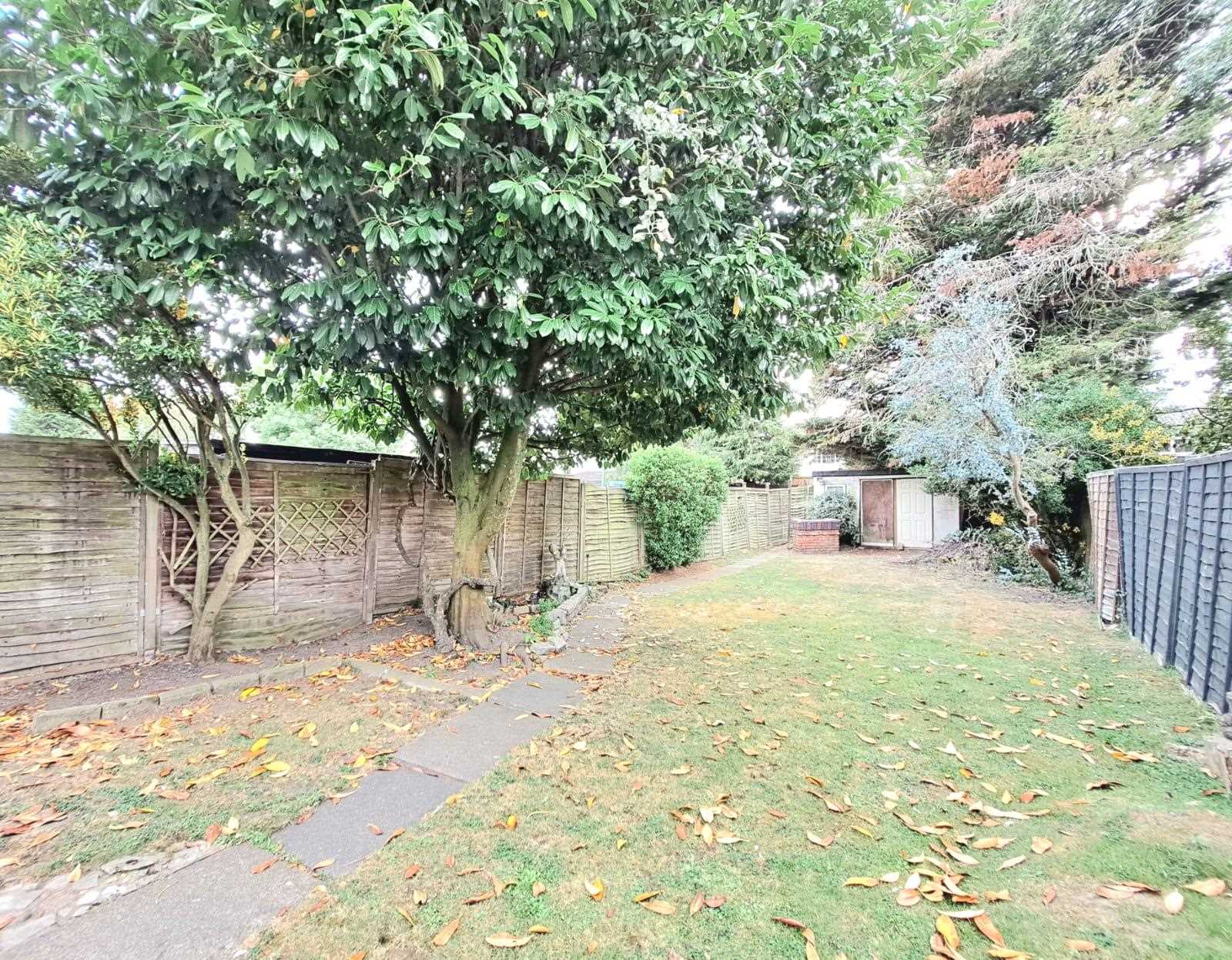 Hampden Road - Picture 16