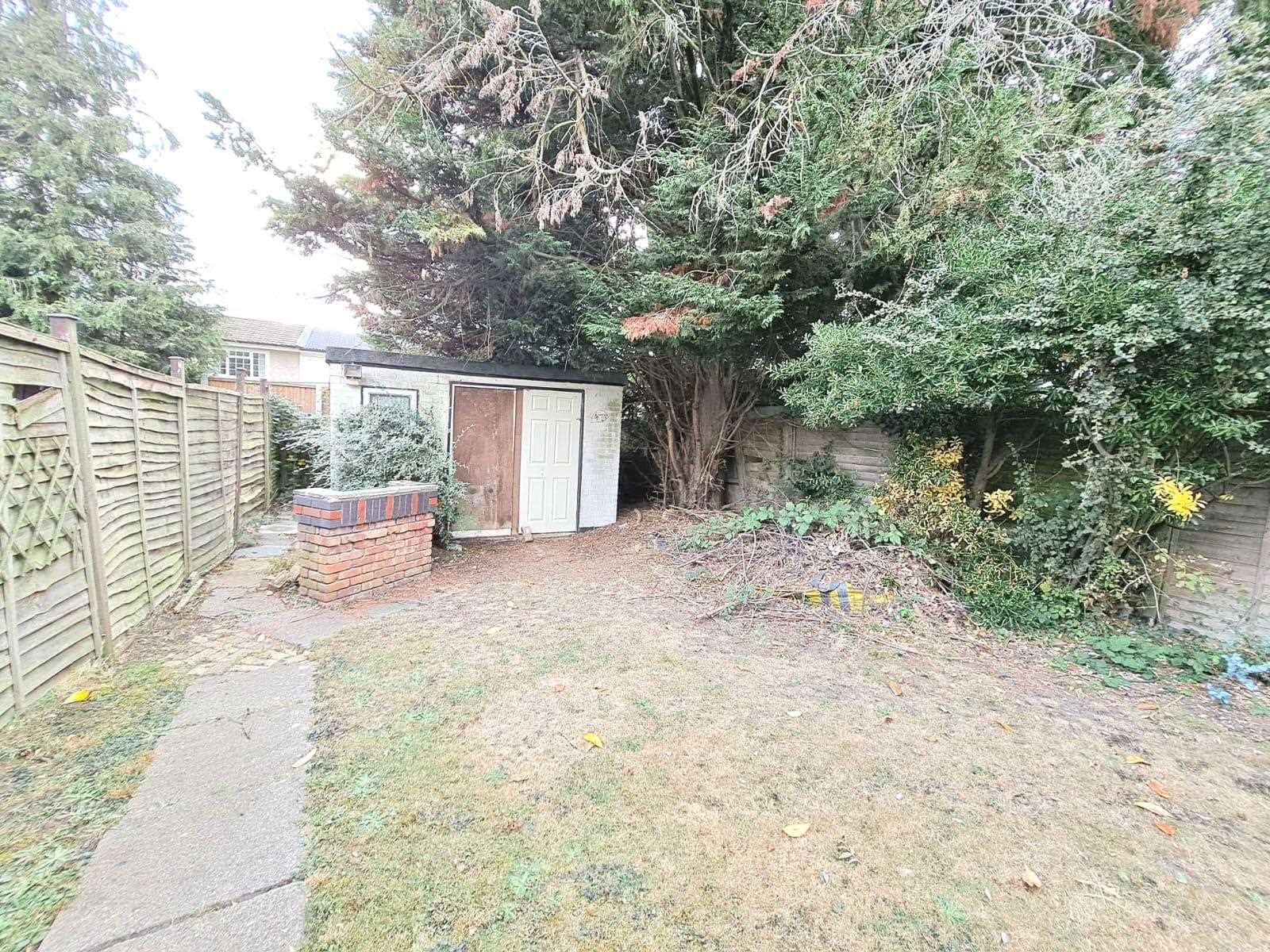Hampden Road - Picture 17